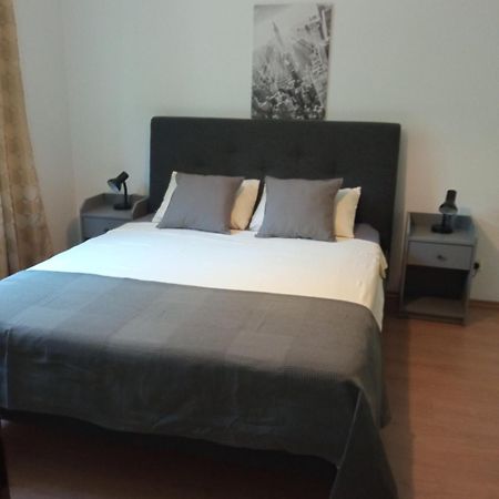 Beautiful Location Apartment Sofia Esterno foto